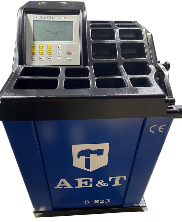 Станок балансировочный 220Вт 10"- 24" до 65кг с ЖК дисплеем AE&T
