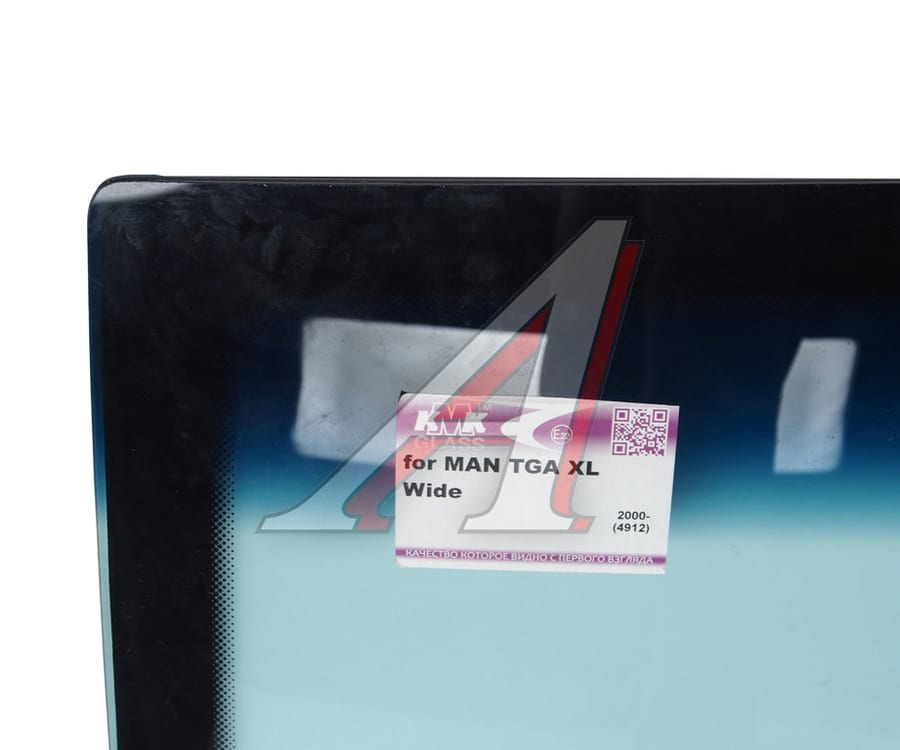 Стекло ветровое MAN TGA XL SINOTRUK SITRAK C7H (00-) широкое зеленое с полосой (2251х882) KMK