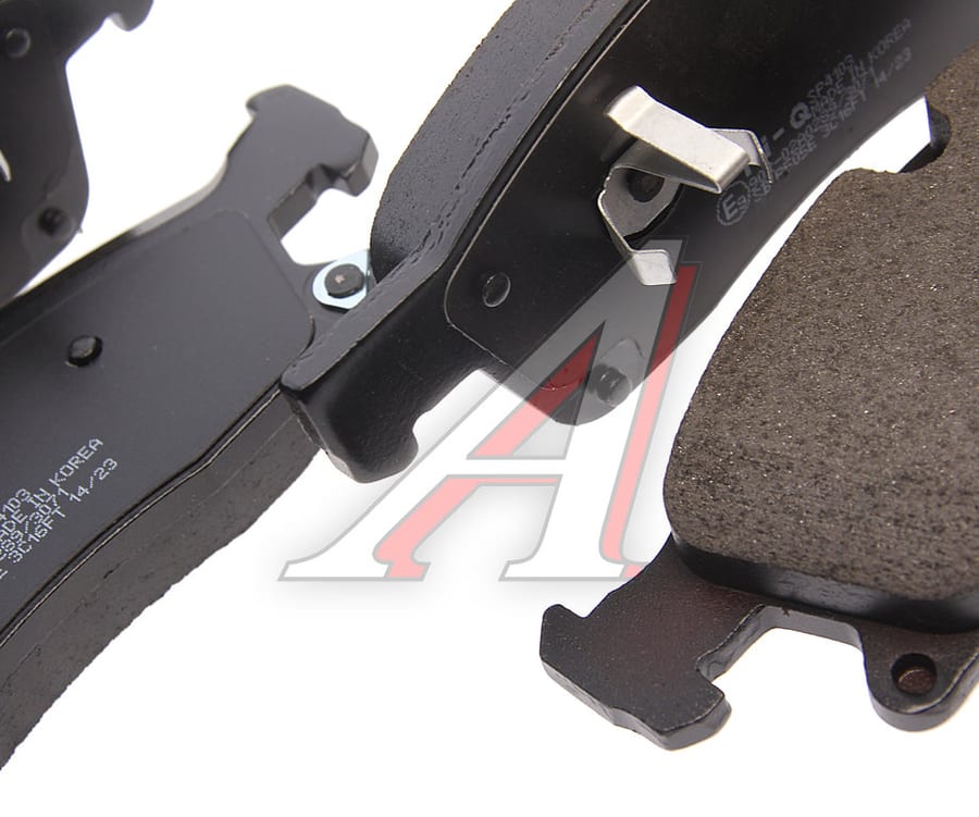 Колодки тормозные JEEP Grand Cherokee (10-) передние (4шт.) SANGSIN