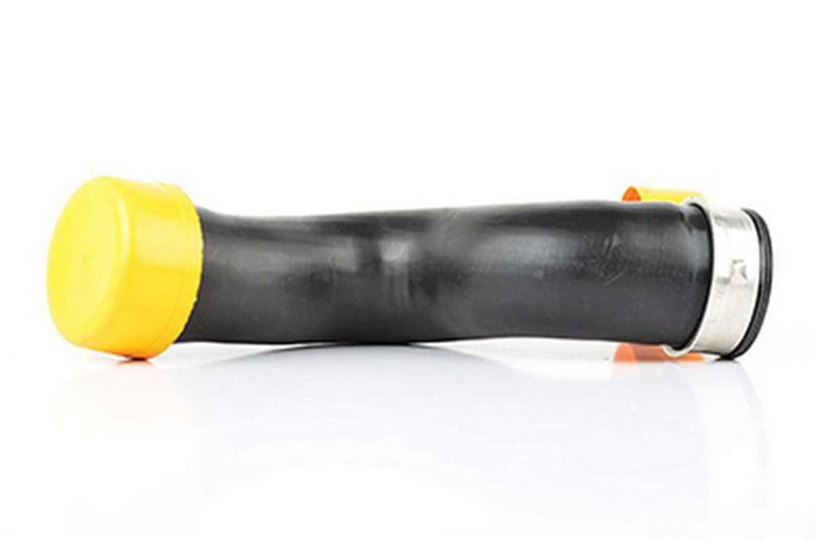 Патрубок VW Golf (04-09) AUDI A3 (04-13) SEAT Leon (06-13) SKODA Octavia (04-13) интеркулера BSG