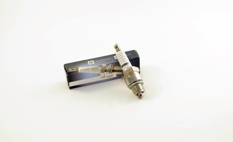 Свеча зажигания ГАЗ, УАЗ дв.402 WR8BC+ 0.8 CARTRONIC
